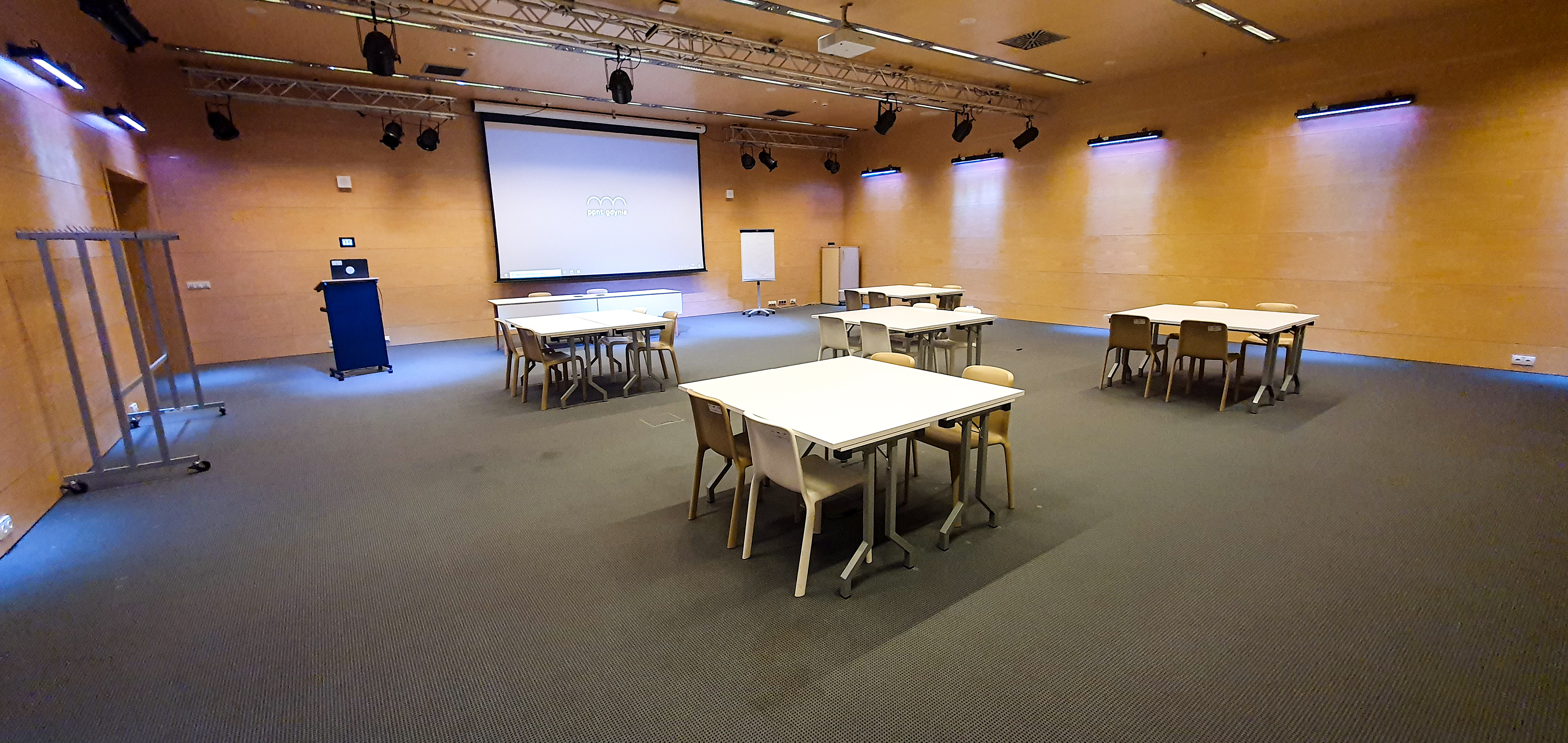 zdjęcie sali konferencyjnej